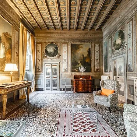 Palazzo Borghese, A Burghesius * Róma