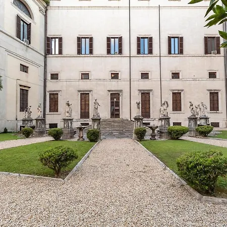 Palazzo Borghese, A Burghesius Apartment Rome