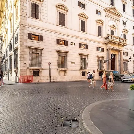 Palazzo Borghese, A Burghesius Apartment