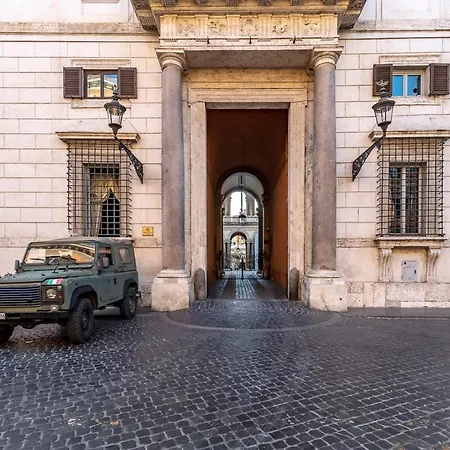Apartment Palazzo Borghese, A Burghesius Rome