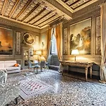 Daire Palazzo Borghese, A Burghesius Roma