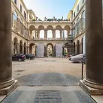 Daire Palazzo Borghese, A Burghesius *