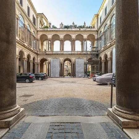 Apartmán Palazzo Borghese, A Burghesius *