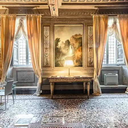 Palazzo Borghese, A Burghesius 로마