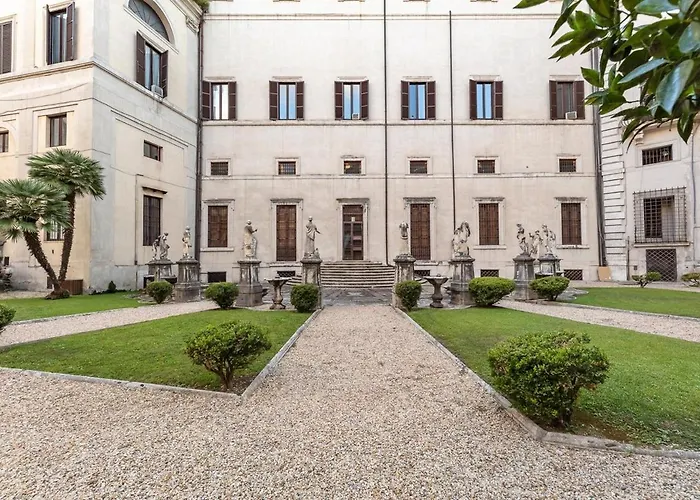 Palazzo Borghese, A Burghesius 아파트 로마